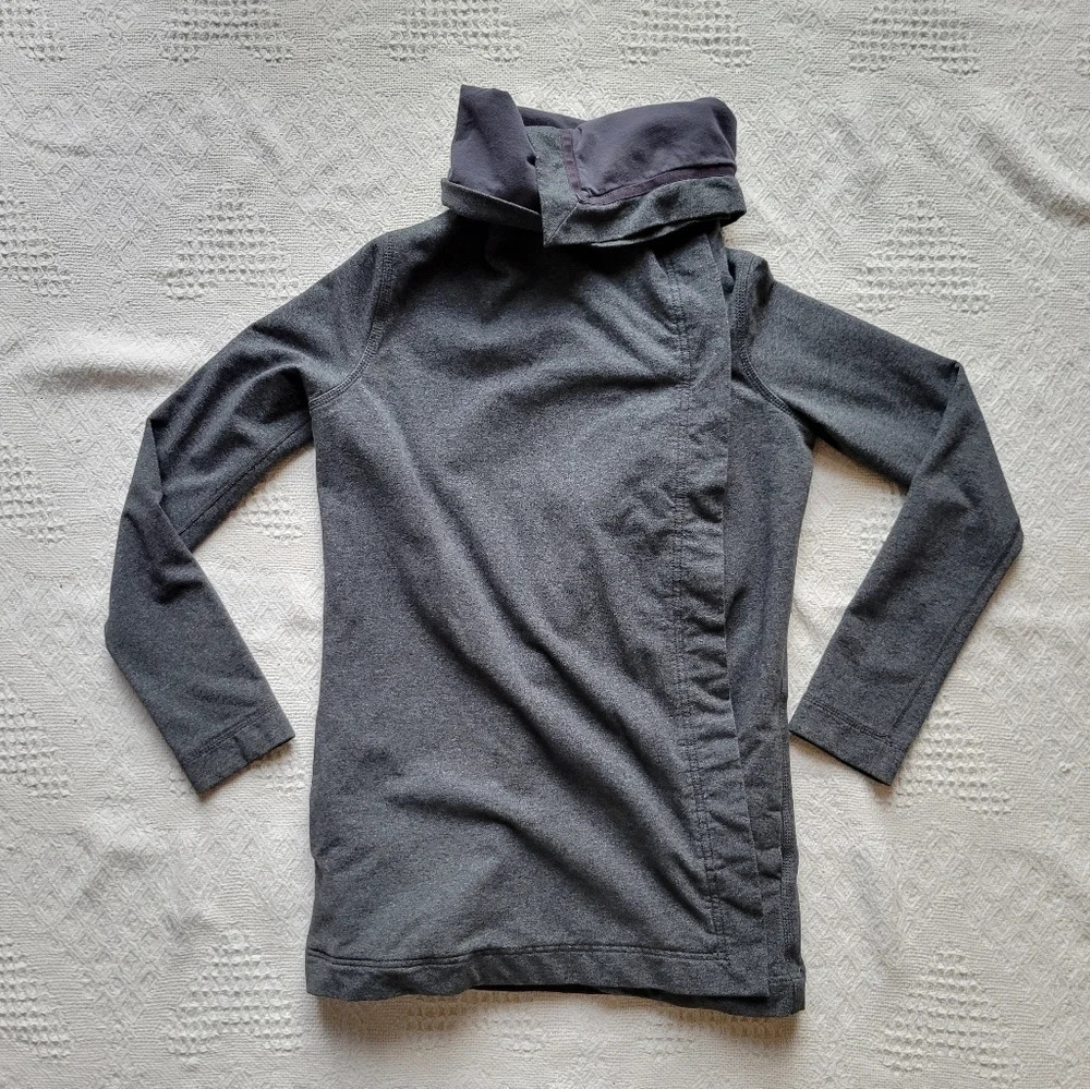 Lululemon Savasana Wrap cardigan snap button jacket dark grey  size 4
